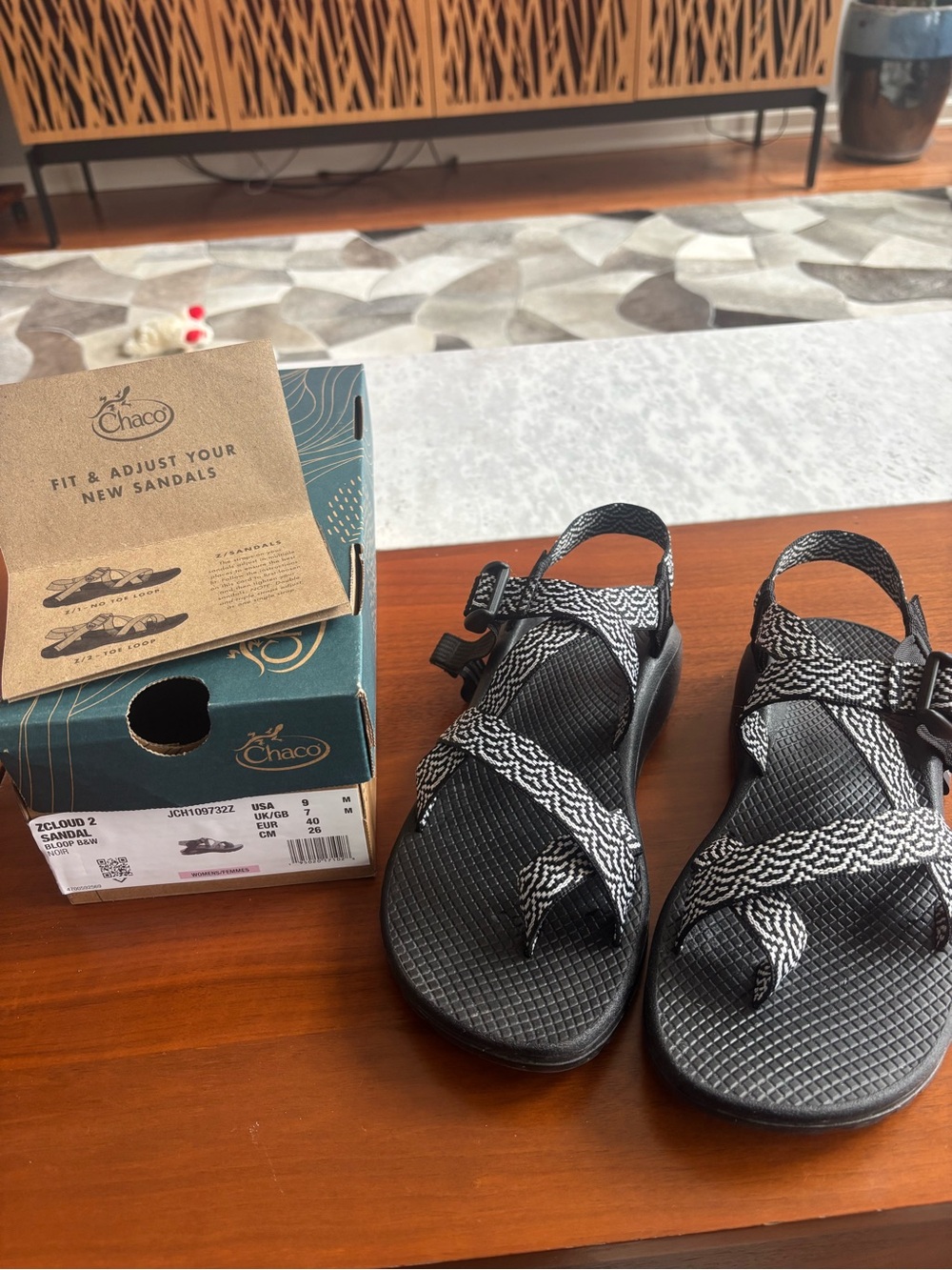 Chaco Z/Cloud 2 Black & White Sandals Sz EU 40/US 9